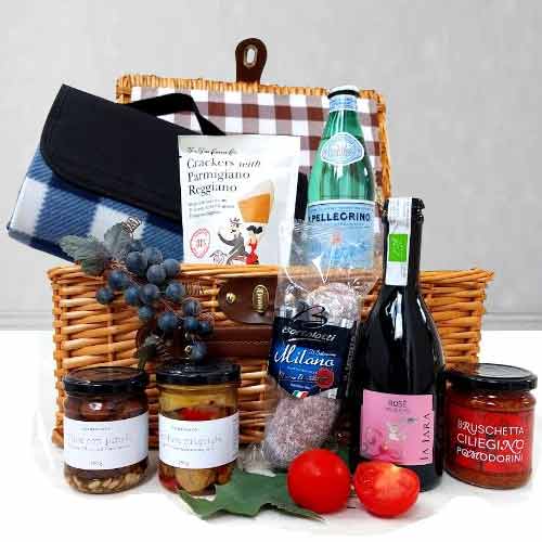 Italian Picnic Basket-Anniversary Gifts For Parents