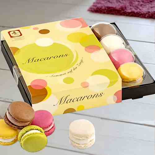 Macarons-Send Chocolate Box to Lubeck