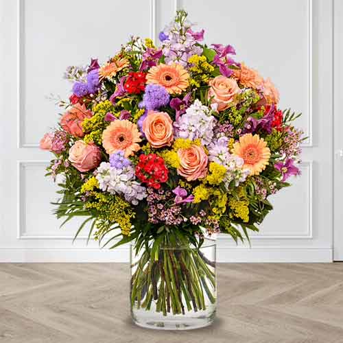 Gorgeous Premium Bouquet-Flowers Happy Anniversary