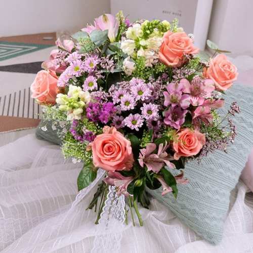 - Flower Bouquet For Mom Birthday