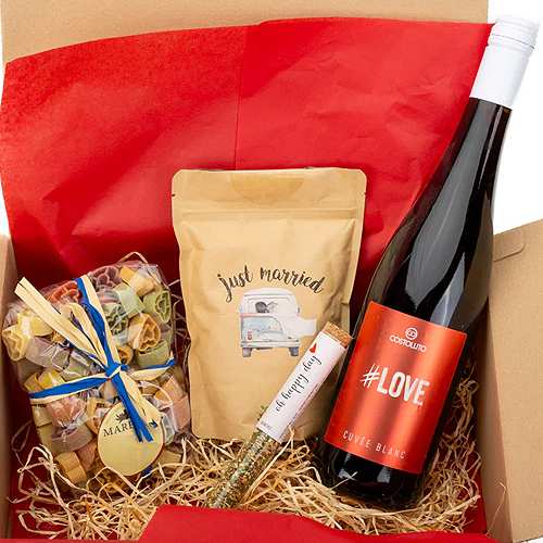 - Long-Distance Valentine's Day Gift Combo