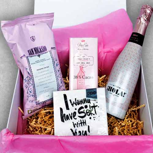 Sparkling Cava & Chocolate Delight Gift Box