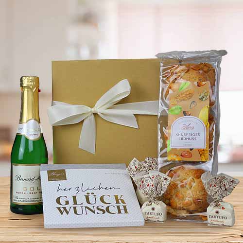 Organic Chocolate N Sparkling Wine Hamper-Gifts For Congratualtion